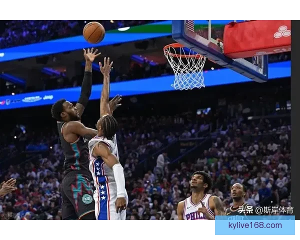 活塞横扫76人锁定东部第一詹金斯两双乔治复出近六战五场20+